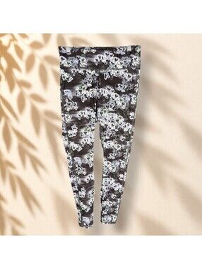 Fabletics Activewear Leggings Women S Small Black Floral Mid Rise Yoga Capri